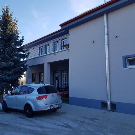 Ubytovanie House Galanta Extérieur photo